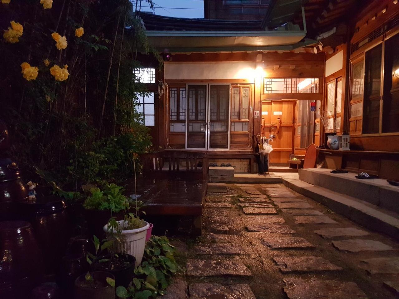 Gongsimga Hanok Guesthouse Seoel Buitenkant foto