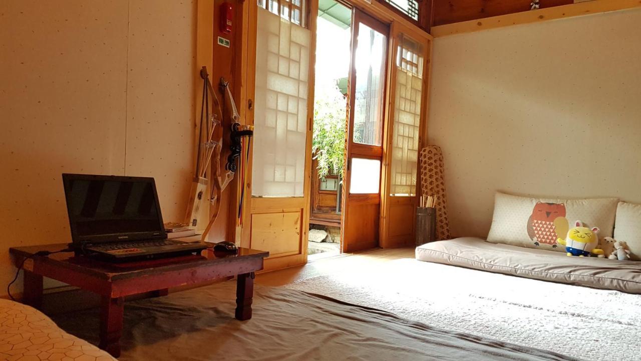 Gongsimga Hanok Guesthouse Seoel Buitenkant foto